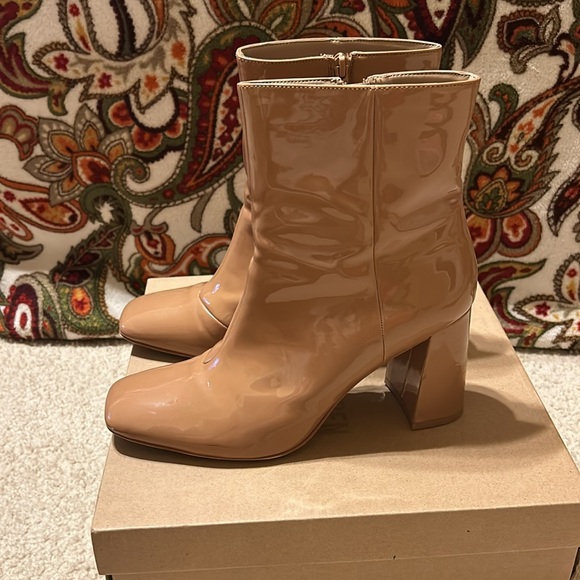 Steve Madden Taryn Camel patent block heel ankle boot - Picture 5 of 5